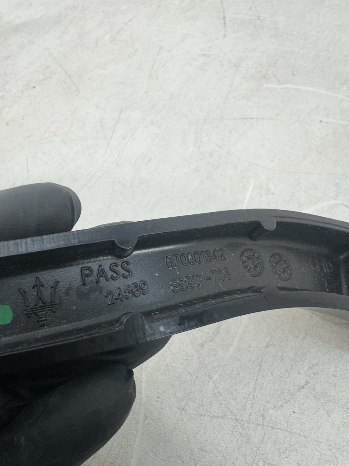 2014-21 Maserati Ghibli S Q4 Front Right and Left Windshield Wiper Arm 670001642