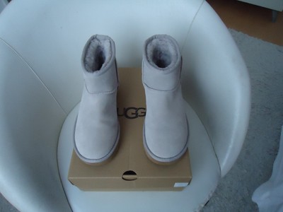 Neu Damen UGG Boots Classic Mini , Größe 37 Original