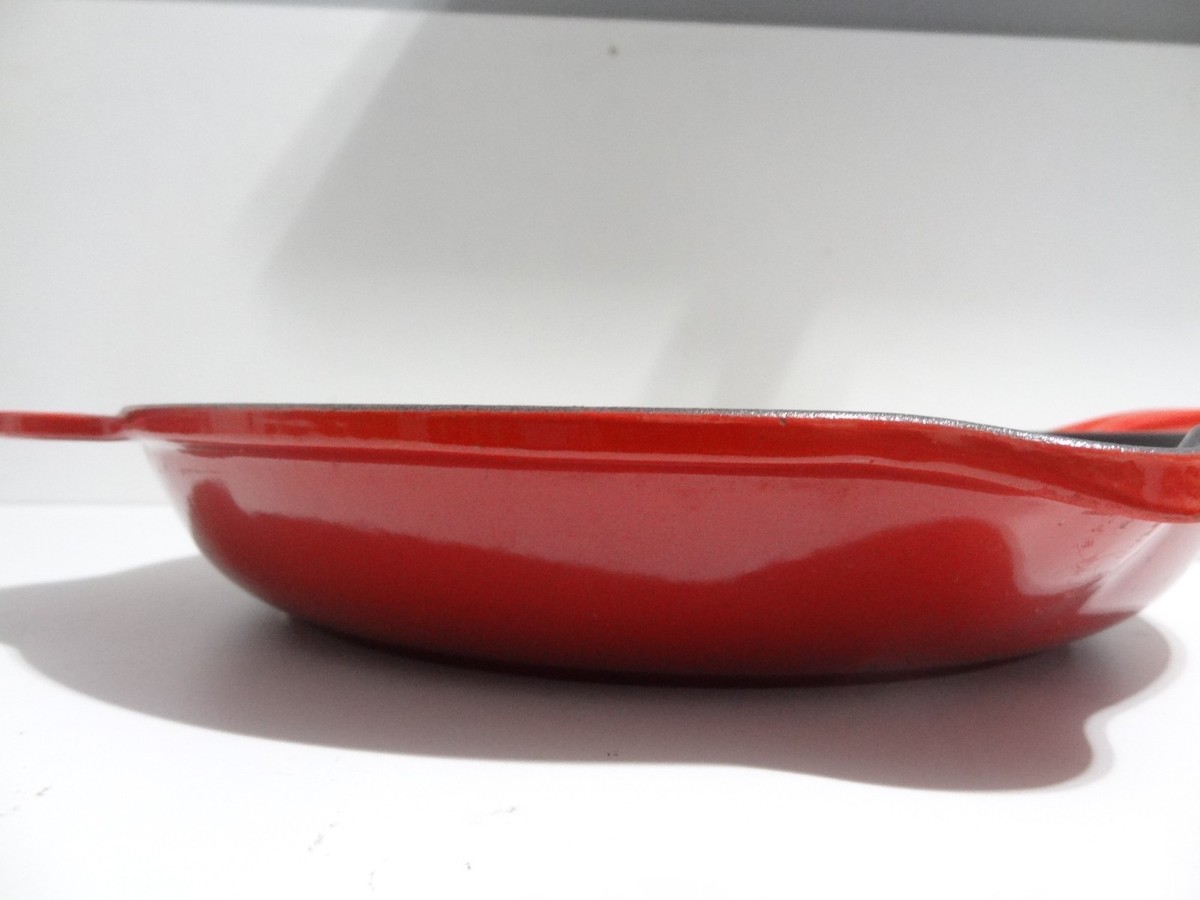 Le CREUSET RED/CERISE ENAMELED 10.25