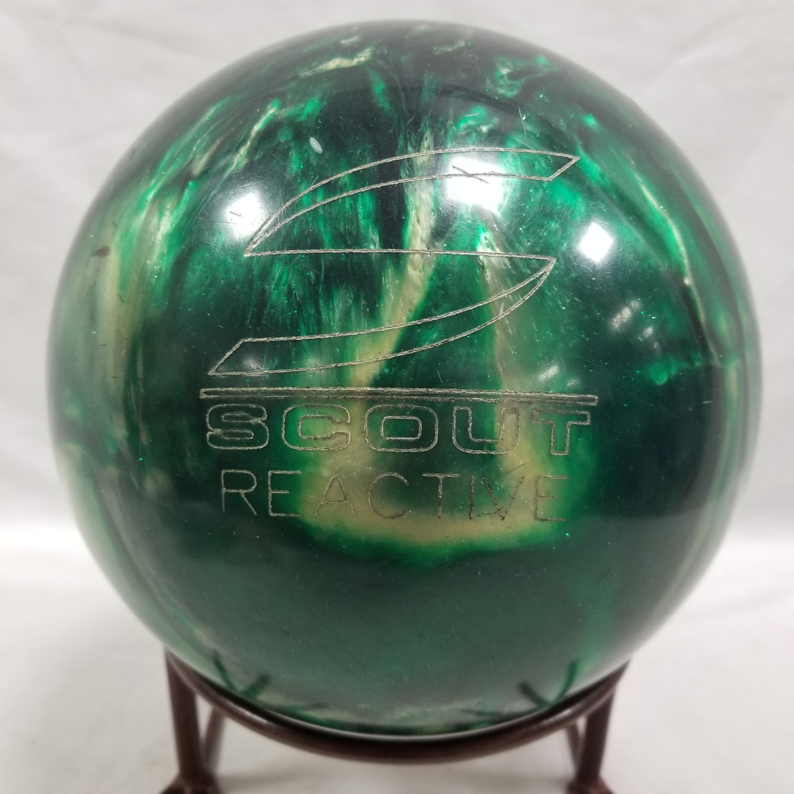 Columbia 300 Scout Reactive Bowling Ball Green Marble Swirl 