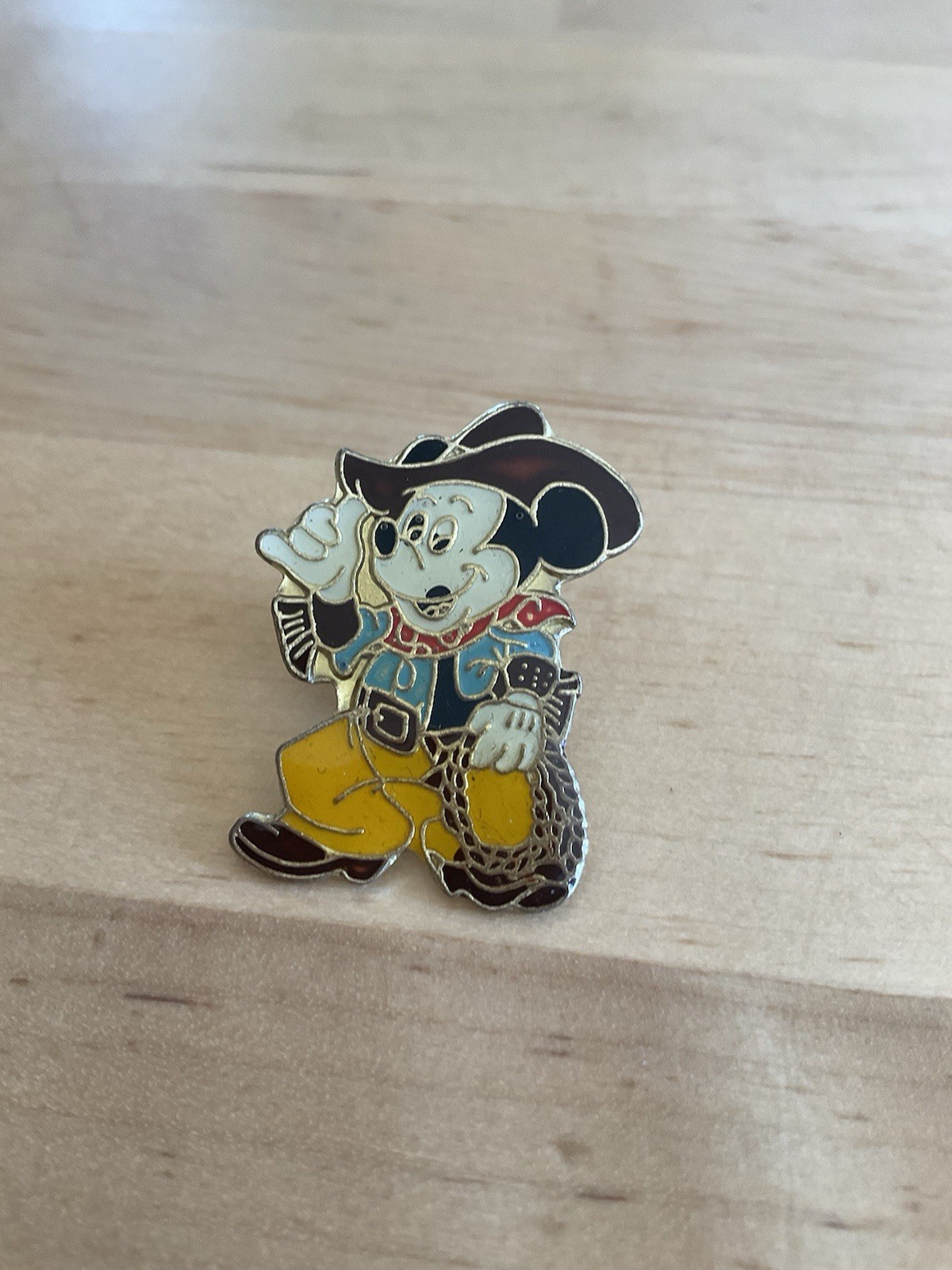 Mickey Mouse Vintage Cloisonne Cowboy Disneyland Frontierland Pin