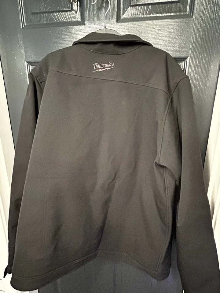 Milwaukee M12 Men's Heated Hooded Zip-Up Jacket Size XL WITH Battery - Image 4 of 4