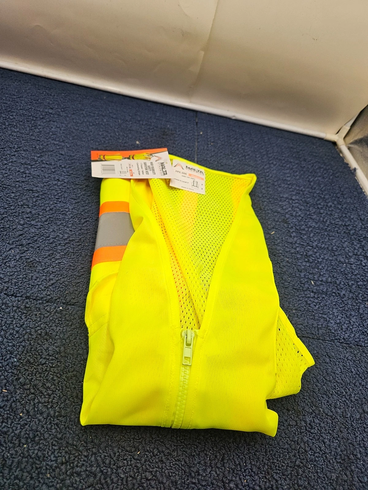 (QTY 5) MALTA PPE-006 High Visibility Yellow Safety Surveyor Vest Size Medium - product detail image 4
