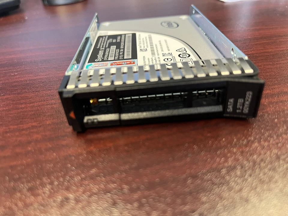 Lenovo System X - SSD Intel S3610 1.2TB 2.5" 6Gbps, Enterprise SATA, FRU:00YK222 Foto 2 de 2