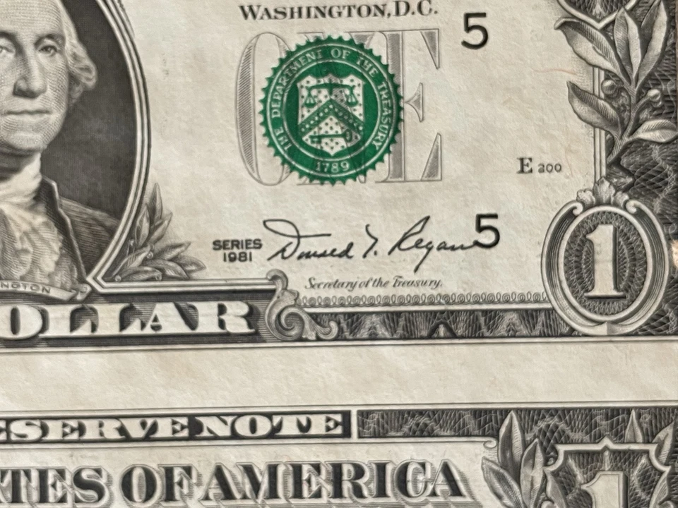 Uncut Currency Sheet of 32 Notes $1 Dollar Bills 1981 Buchanan Regan - Image 4 of 4