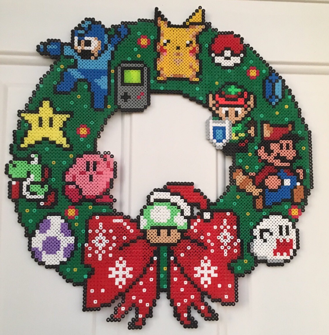 Perles à repasser couronne de Noël pour transformer votre déco de fêtes ennuyeuse