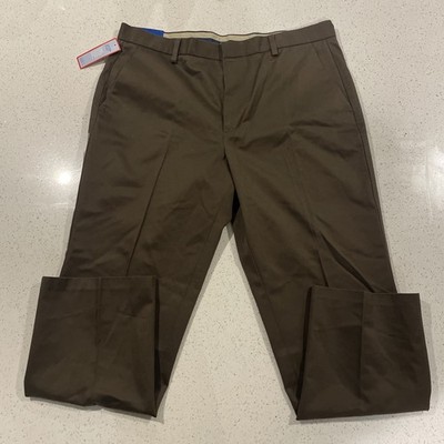 Dockers 38/30  Mens Classic Fit Pants Brown Khakis Iron Free - NWT