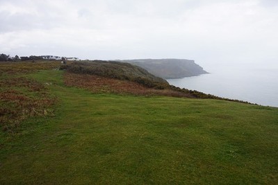 Foto A3 Klippenweg nahe East Cliff Fox Hole einige der Häuser von EA C2016