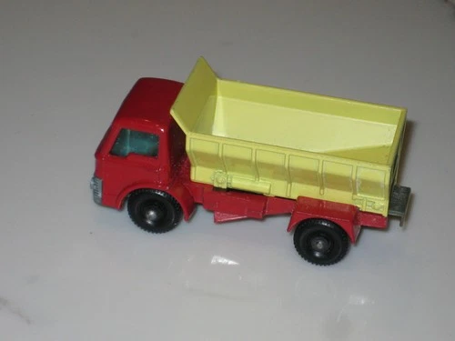 Nice Vintage Matchbox Lesney 1-75 Series #70 Grit Spreading Truck Gray Tab - EXC