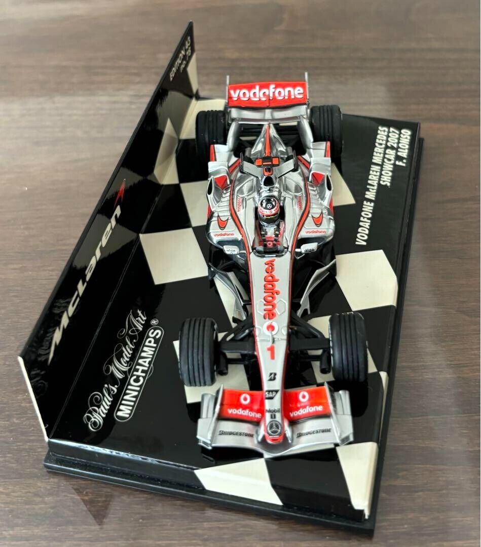 MINICHAMPS 1/43 Vodafone McLAREN Mercedes MP4-22 L.Hamilton MINICHAMPS 1/43 Vodafone McLAREN Mercedes MP4-22 L.Hamilton