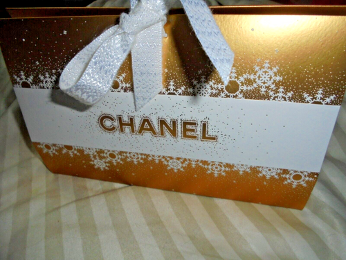 Chanel Geschenkverpackung Weihnachten 2024 Weiß-Gold Größe ca. 24 x 14 x 7 cm - Bild 4 von 5