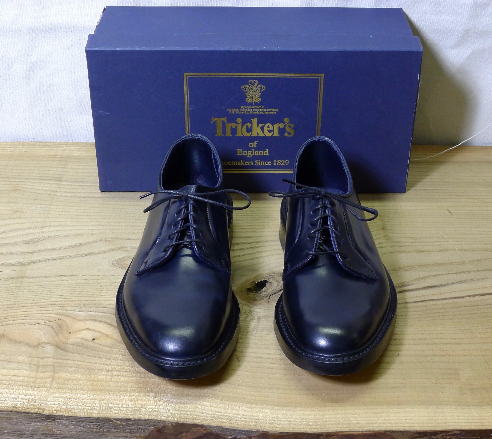 SAOLA Scarpe Tricker's uomo blu scuro Cordovan Robert Derby (varie taglie UK) nuove con scatola