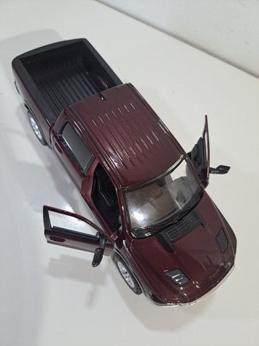 Motormax Die Cast 1/27 Scale 2019 RAM Laramie 4x4 Crew Cab Pickup Truck - Picture 9 of 15