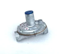 Maxitrol 325-3 Gas Line Pressure Regulator  10Psig