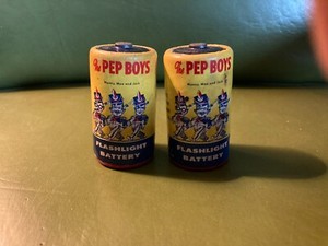 THE PEP BOYS D FLASHLIGHT BATTERY Lot of 2, VINTAGE Rare! Nice!