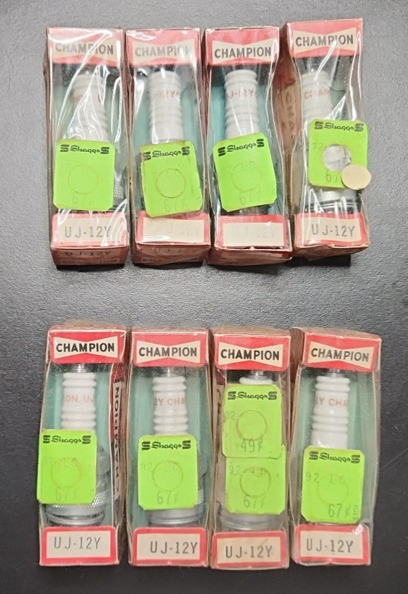 Set 8 Champion Spark Plugs UJ-12Y