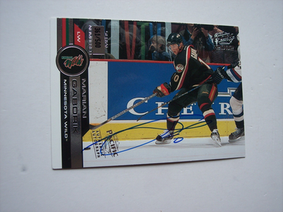 #ad 2001 02 Pacific authentic autographs Marian Gabork card #447 SP 361 500 $14.95