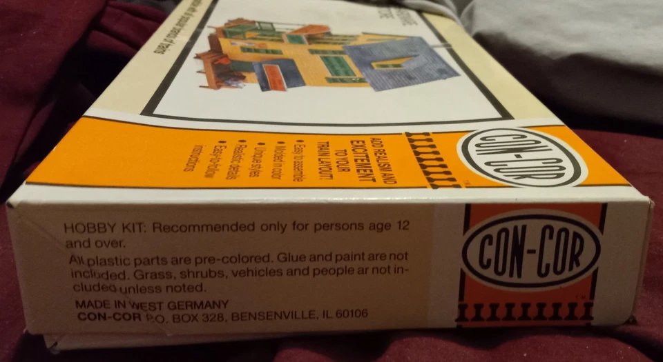 Con-Cor 9053 HO Scale Hardware Store Kit Unassembled - Image 3 of 4