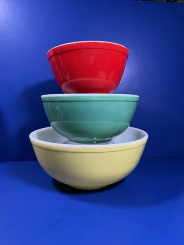 VTG Pyrex Primary Colors Mixing Bowls Set of 3 Yellow 404, Green 403, Red 402
