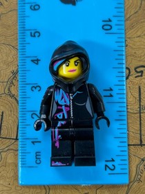 LEGO Wyldstyle The LEGO Movie Minifigure w/Hood & Graffiti Print
