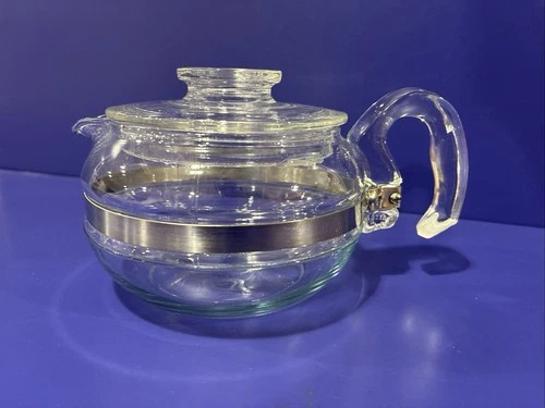 Vintage Pyrex Flameproof Tea Pot & Lid #8446-B | 6 Cup. Made in USA
