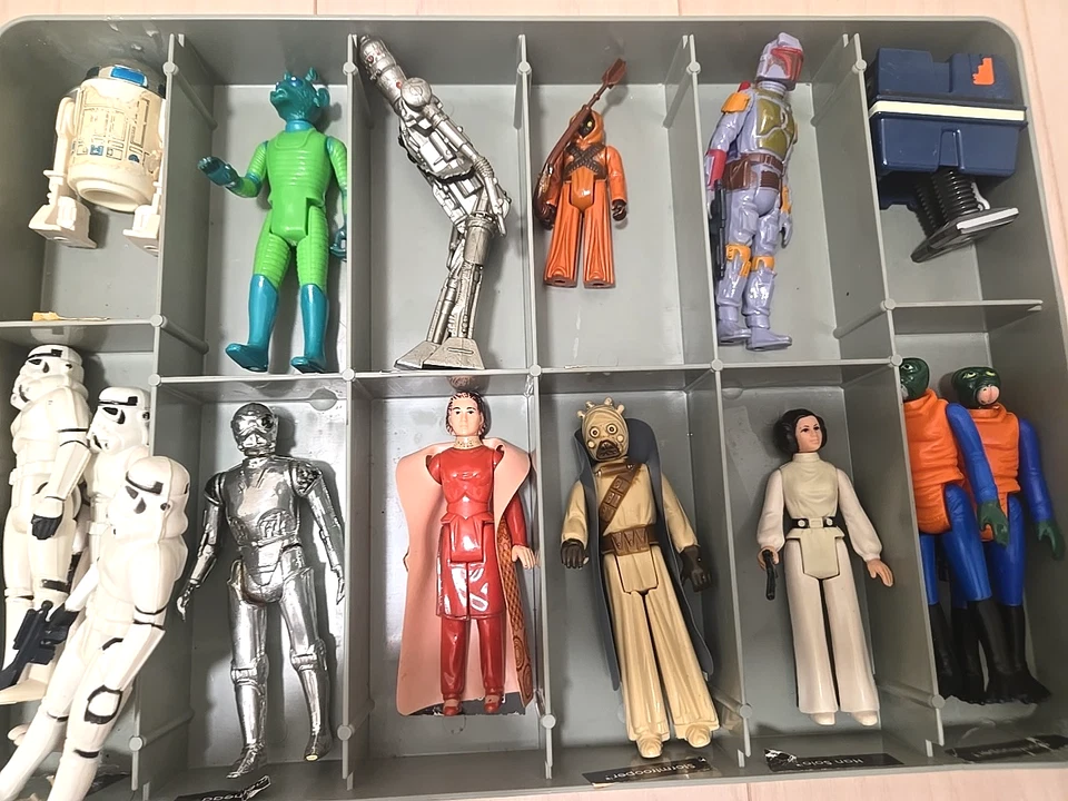 1977 Star Wars Kenner Action Figure Collector's Case with 27 1977, 1978 Figures - Image 4 of 4