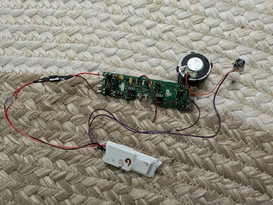 TCS Wows Sound Decoders, kits and singles - Image 4 of 4