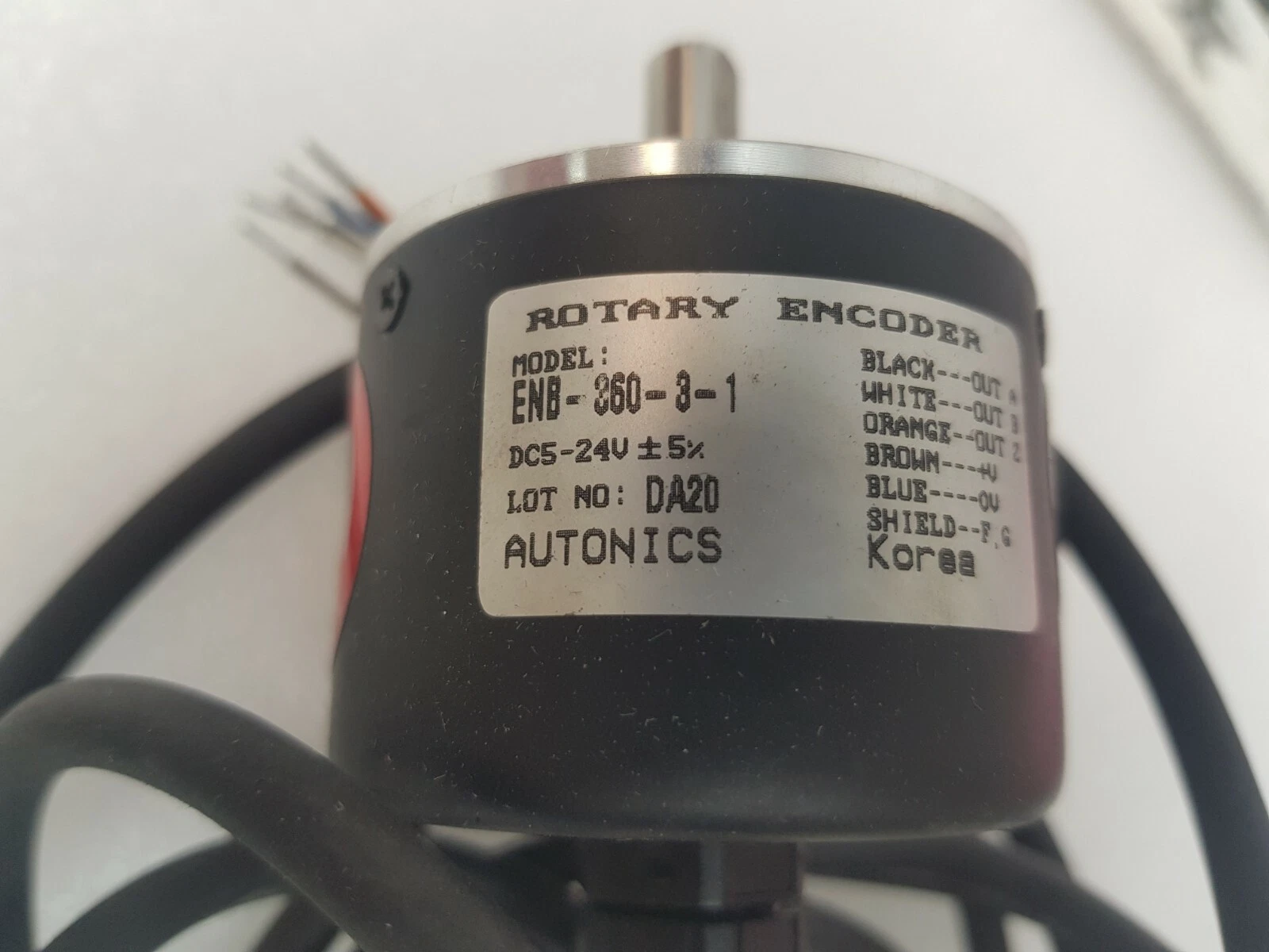 ENB-360-3-1 encoder body label: DC 5-24 V ±5%, wire colours for outputs A, B and Z