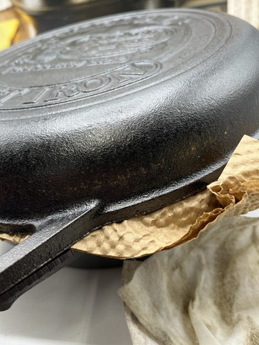 Lodge Skillet Cast Iron Combo with lid Cracker Barrel 10.25" 3 qt - Picture 8 of 9