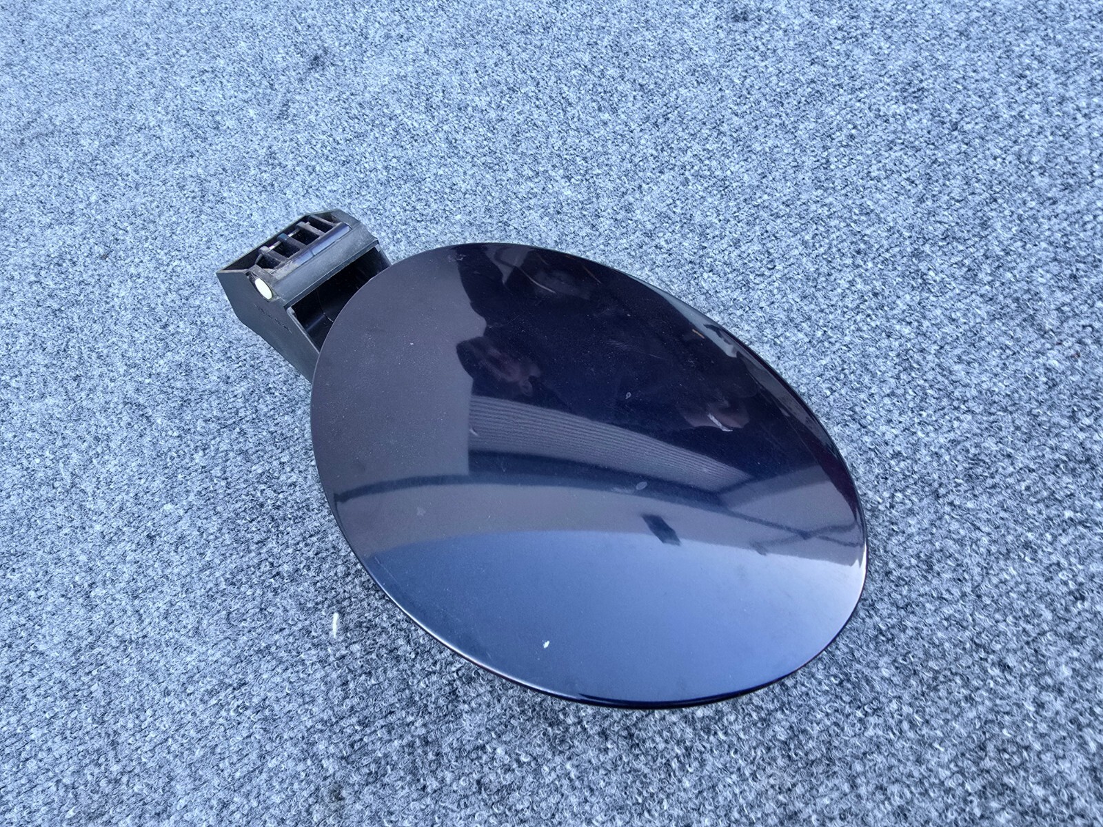 FUEL GAS TANK LID DOOR COVER OEM 119k 10-19 MASERATI GRANTURISMO 4.7L