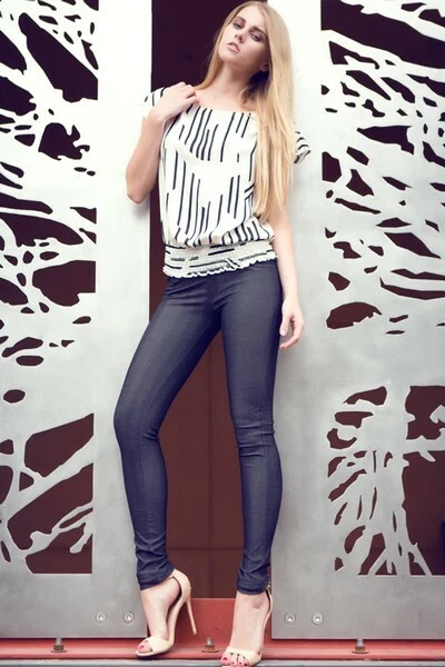 Jeggings para mujer Yelete espiga ajustados 5 bolsillos negros Foto 2 de 4