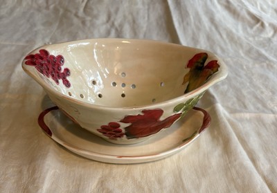 Berry Colander: Ceramic: Rommel Nueva For Saparna