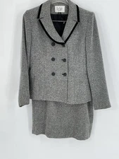 Le Suit Petite Womens 8P Skirt Suit 2 PC Black and Gray Tweed Double Breasted