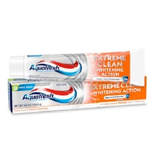 Aquafresh Extreme Clean Whitening Action Fluoride Toothpaste, Fresh Mint Flavor