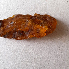 Rohbernstein St&uuml;ck naturbelassen, braun/gelb, Bernstein Fossil (Sammlerstein)