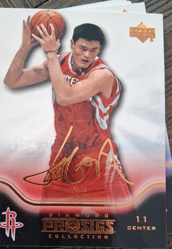 Yao Ming #28 2004 Upper Deck Pro Sigs card
