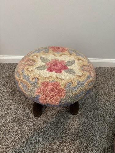 Hooked Wool Floral Round Ottoman with Wood Legs