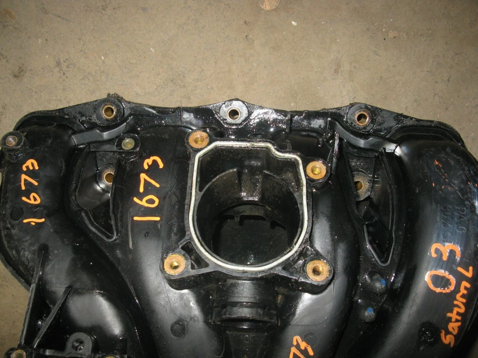 2000-2003 SATURN L SERIES 2.2L ENGINE UPPER AIR INTAKE MANIFOLD OEM - Image 3 of 4