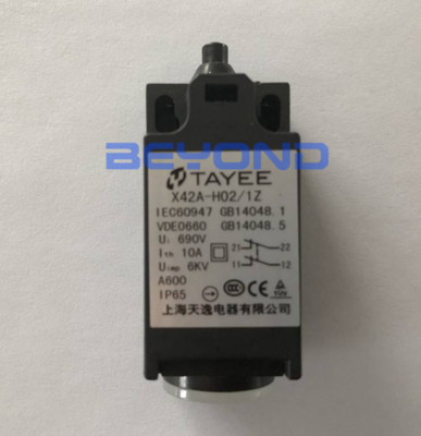 5PCS NEW FOR TAYEE limit travel switch X42A-H02/1Z