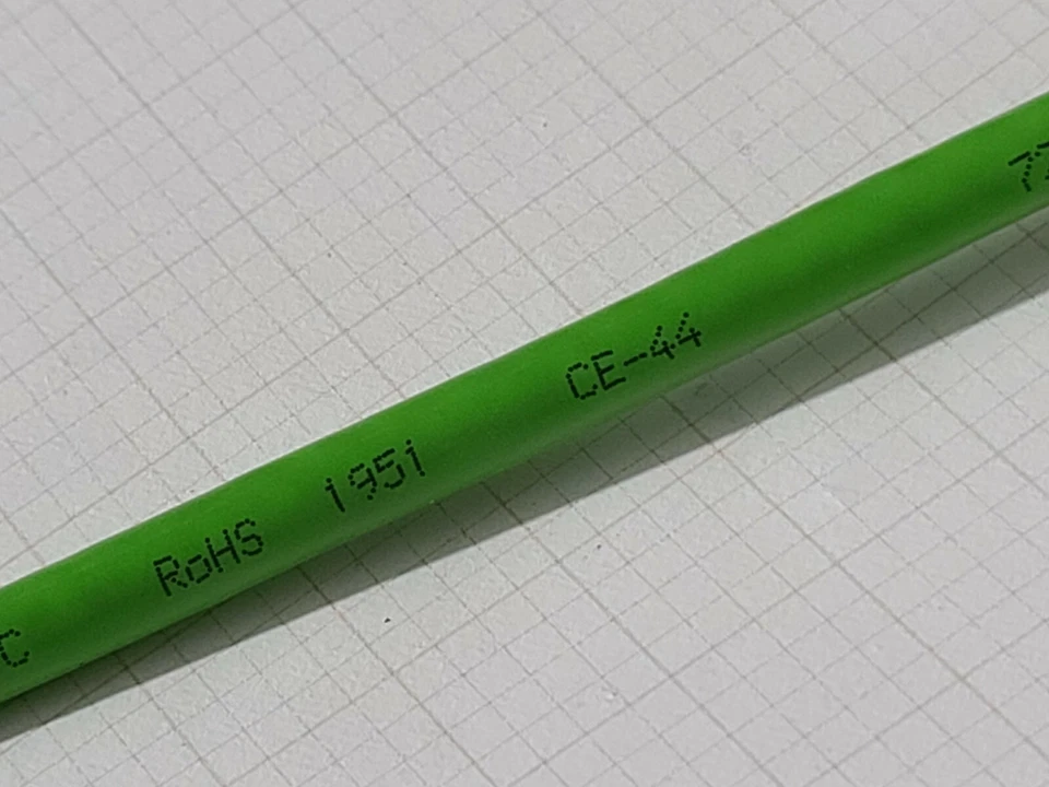 Cable Ethernet industrial Lutze 104338 26/4P S/FTP blindado CAT6A verde/25 pies Foto 4 de 4