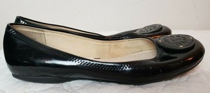 anne klein black patent leather flats