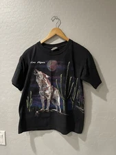 Vintage Wolf Howling Desert Scenery SS Shirt Size Medium Bin 1