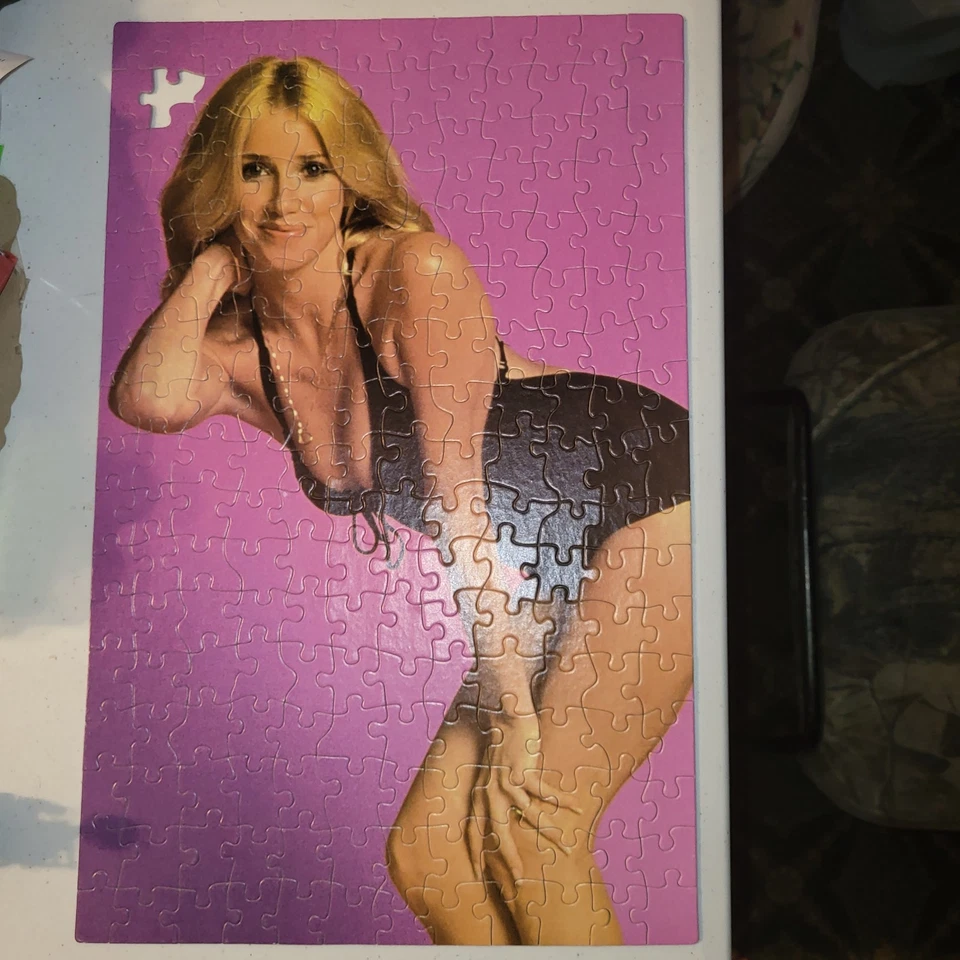 Rompecabezas de colección Suzanne Somers como Chrissy in Threes Company 1978 Foto 2 de 3