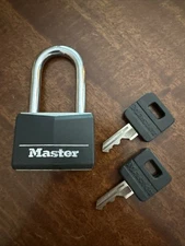 MASTER LOCK HEAVY DUTY WEATHER RESISTANT BODY PADLOCK w/2 KEYS