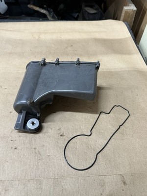 OEM YAMAHA FLOAT CHAMBER BODY PN# 65L-14980-00-00 (B-113)