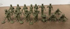 MARX Lot of 15 Unmarked ARMY Green 60mm Plastic toy soldiers