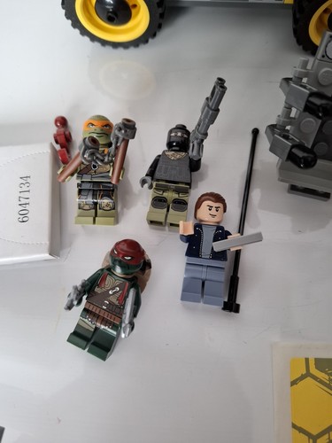Lego 79115 Teenage Mutant Ninja Turtles Set Van Takedown Complete Box & Figures - Picture 10 of 21