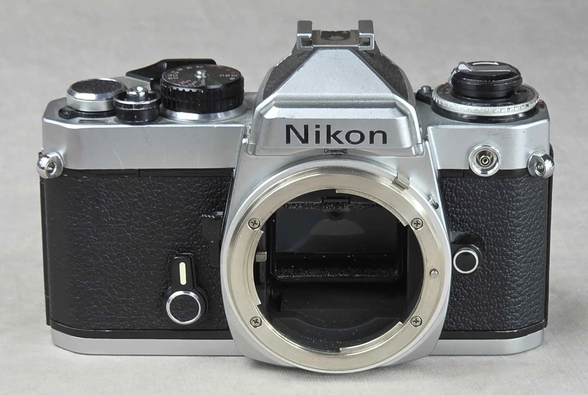 Appareil Photo Reflex Nikon FE Argent 35 Mm (années 70) – Testé Au Japon – Avec Dos Dateur MF-12
