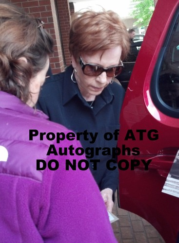CAROL BURNETT SIGNED 8x10 SHOW PHOTO B COMEDY ACTRESS PROOF BECKETT COA BAS - Bild 2 von 2