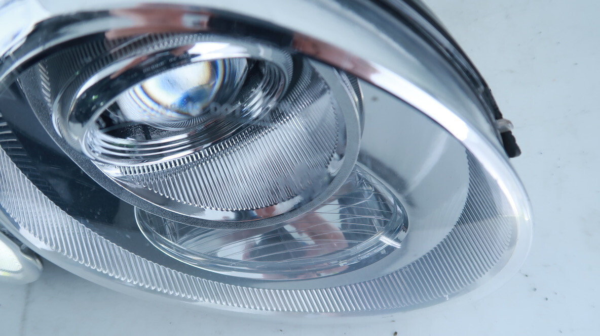 OEM | 2006 - 2012 Bentley Continental HID/Xenon Headlight (Right/Passenger)